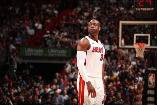 小卡缺阵哈登末节超神 快船力克独行侠追至2-2